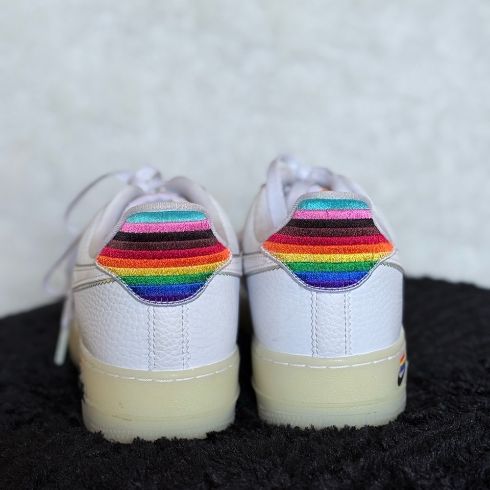 Nike White Sneakers with Rainbow Detail - Picture 3 of 8